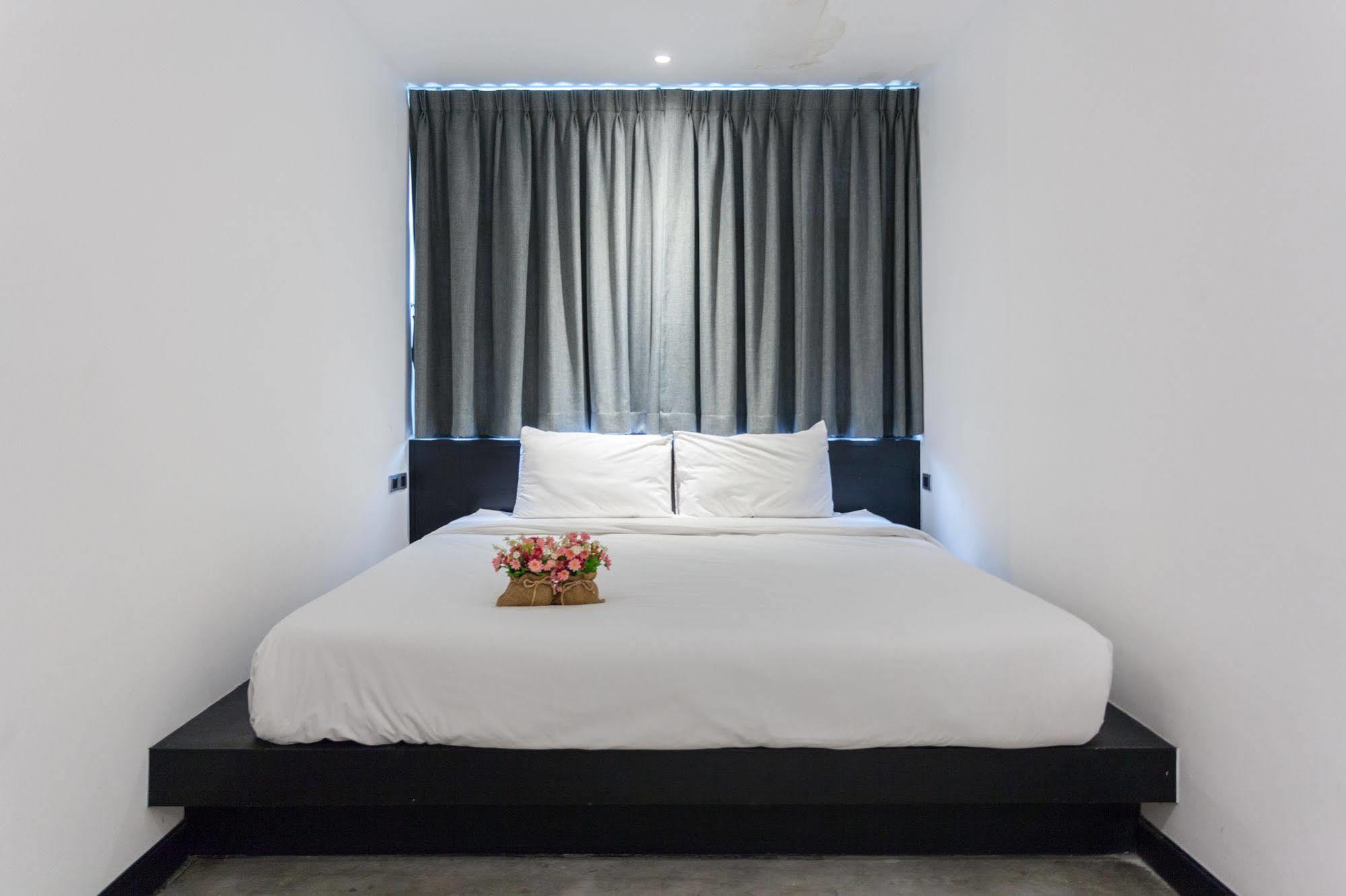 Islanda Boutique Hotel Patong Екстериор снимка